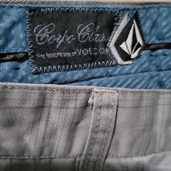 Volcom Plaid True-To-This Shorts Men's Size 32 Inseam 10" Excellent Condition - Picture 4 of 7